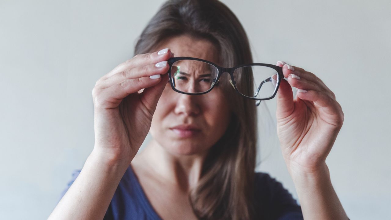 Bahaya Mata Minus Tidak Pakai Kacamata Bahaya Mata Minus Tidak Pakai Kacamata