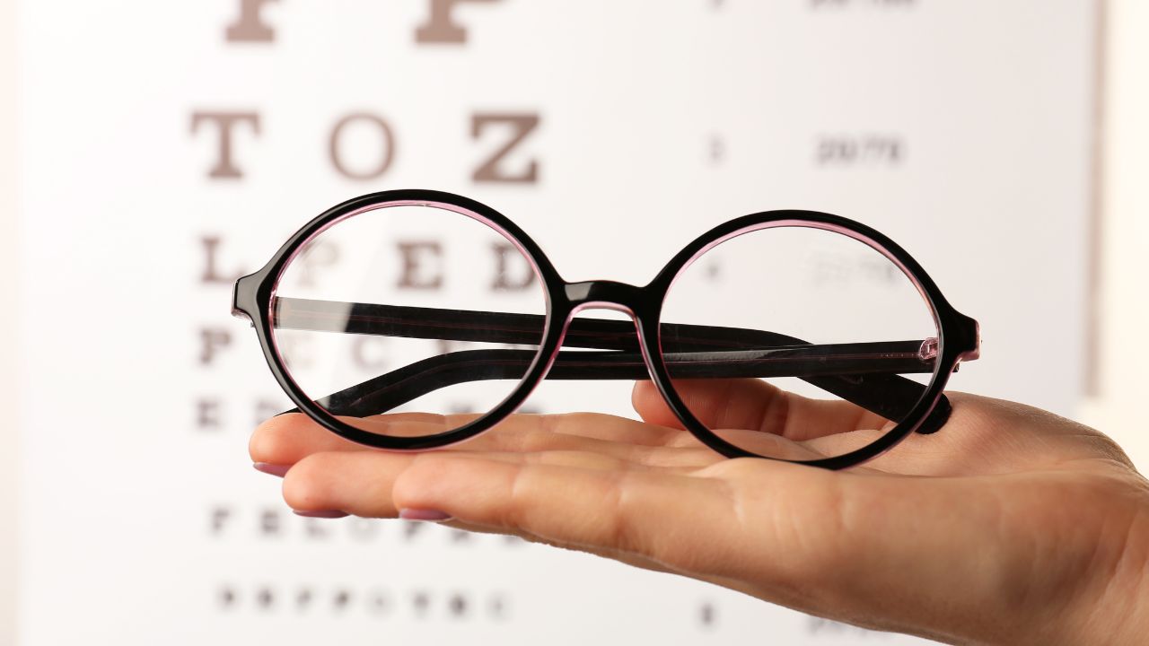 Kenapa Sering Ganti Kacamata