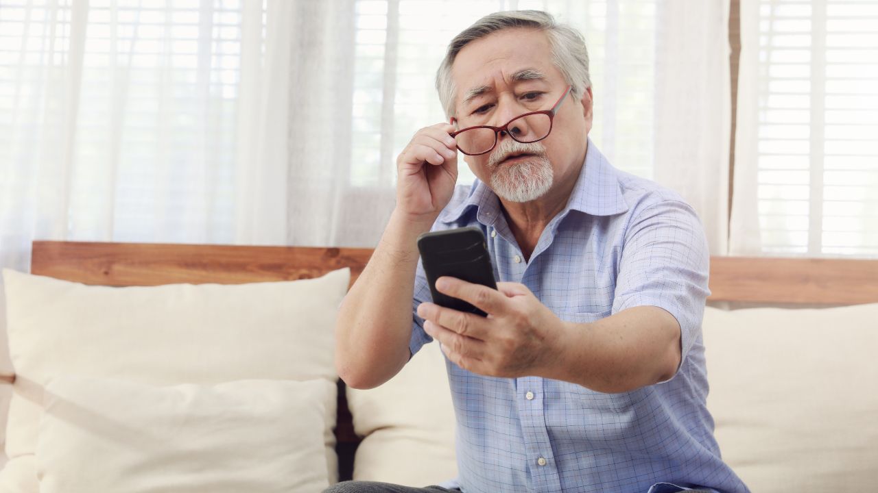 cara bebas kacamata baca