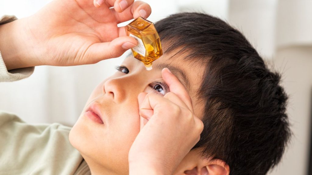 Pengobatan Iritasi Mata saat Puasa