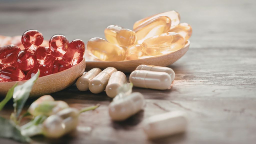 Vitamin Mata vs Tetes Mata