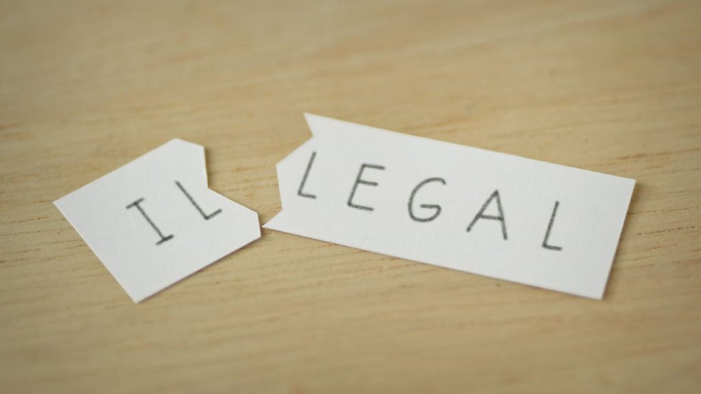 Bahaya Mengonsumsi Suplemen Mata Ilegal atau Palsu