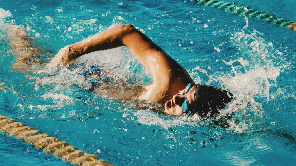 Mata Minus Tidak Boleh Olahraga atau Berenang